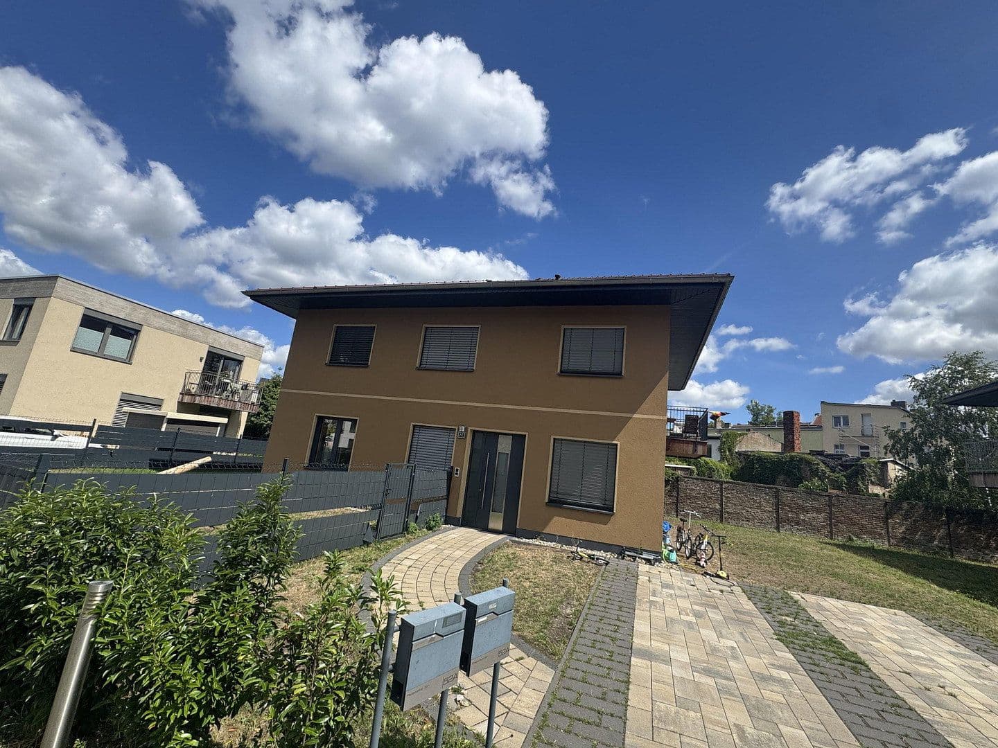 Prenájom bytu 4-izbový 105 m², Berlin, Berlín Prenájom bytu 4-izbový 105 m², Berlin, Berlín