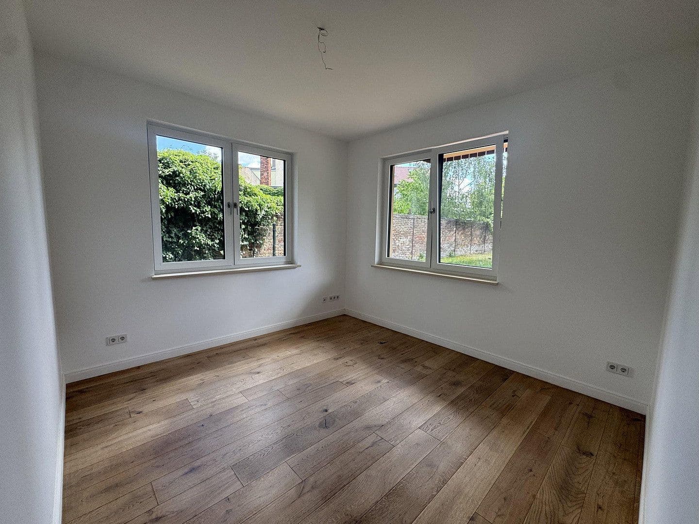 Prenájom bytu 4-izbový 105 m², Berlin, Berlín Prenájom bytu 4-izbový 105 m², Berlin, Berlín