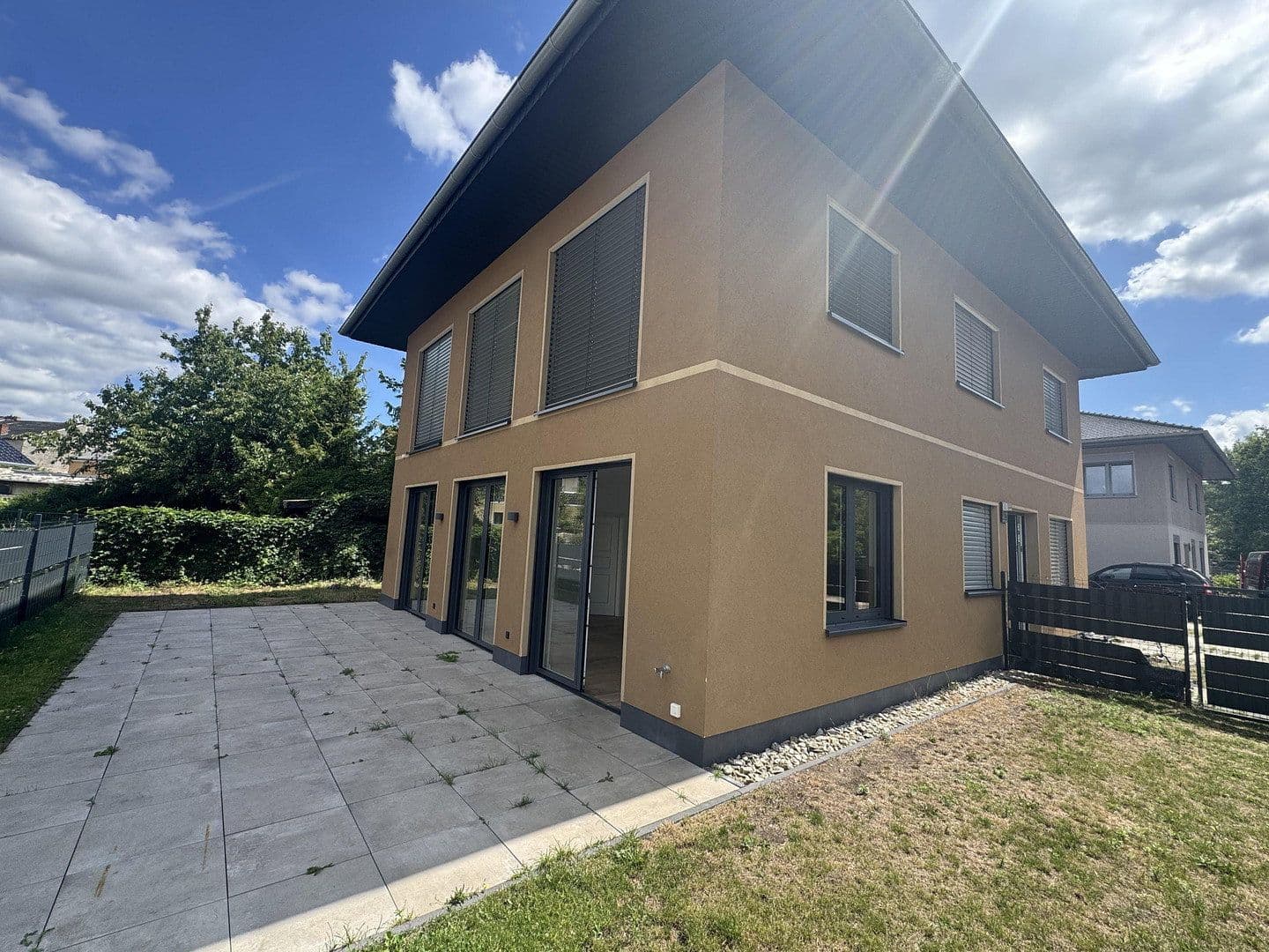 Prenájom bytu 4-izbový 105 m², Berlin, Berlín Prenájom bytu 4-izbový 105 m², Berlin, Berlín