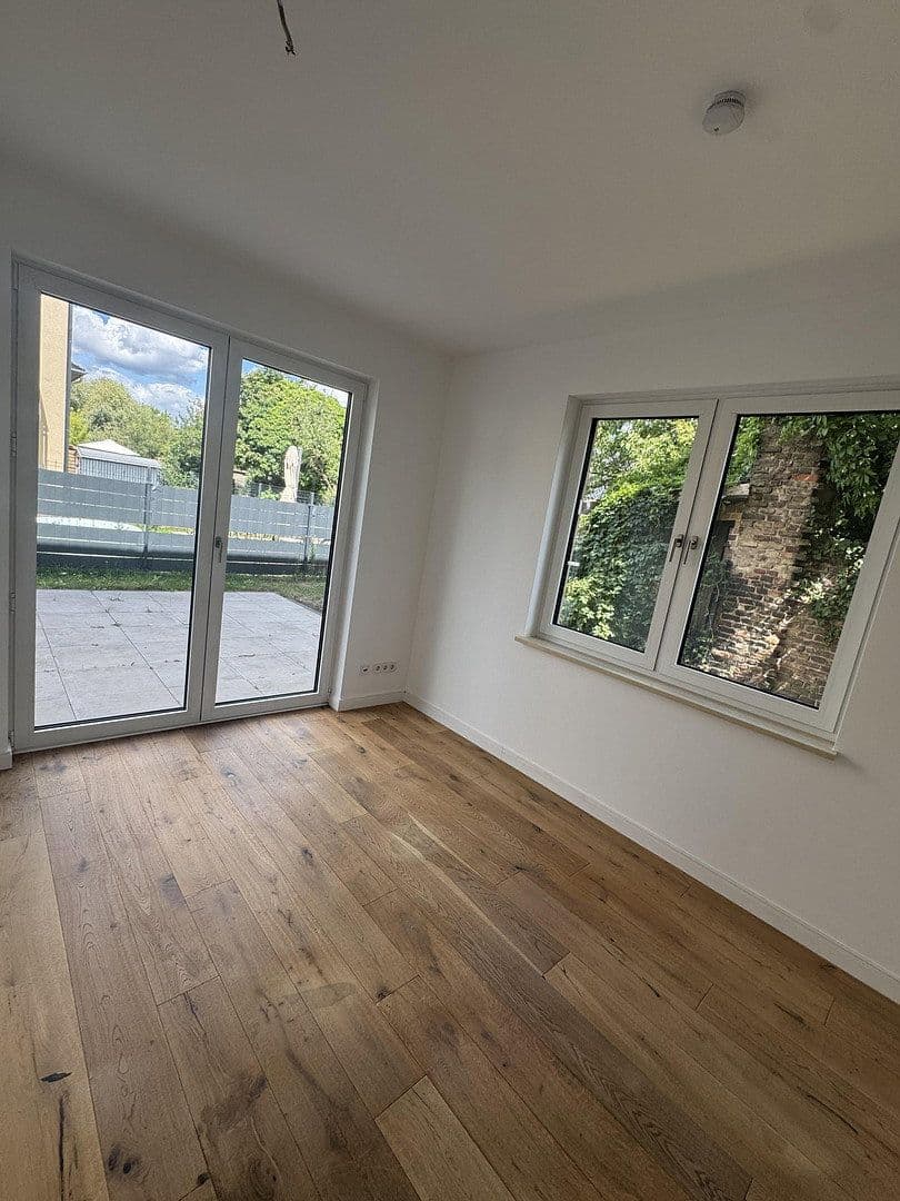 Prenájom bytu 4-izbový 105 m², Berlin, Berlín Prenájom bytu 4-izbový 105 m², Berlin, Berlín