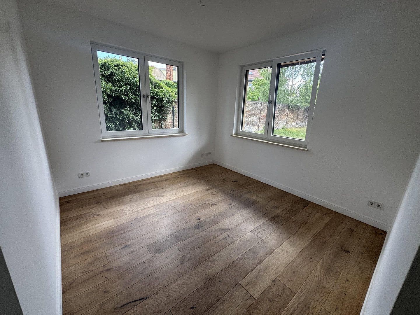 Prenájom bytu 4-izbový 105 m², Berlin, Berlín Prenájom bytu 4-izbový 105 m², Berlin, Berlín