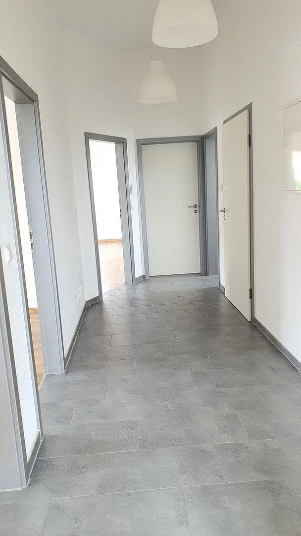 Prenájom bytu 4-izbový 100 m², Tiefenbach, Bádensko-Wurttembersko Prenájom bytu 4-izbový 100 m², Tiefenbach, Bádensko-Wurttembersko
