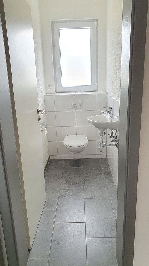Prenájom bytu 4-izbový 100 m², Tiefenbach, Bádensko-Wurttembersko Prenájom bytu 4-izbový 100 m², Tiefenbach, Bádensko-Wurttembersko