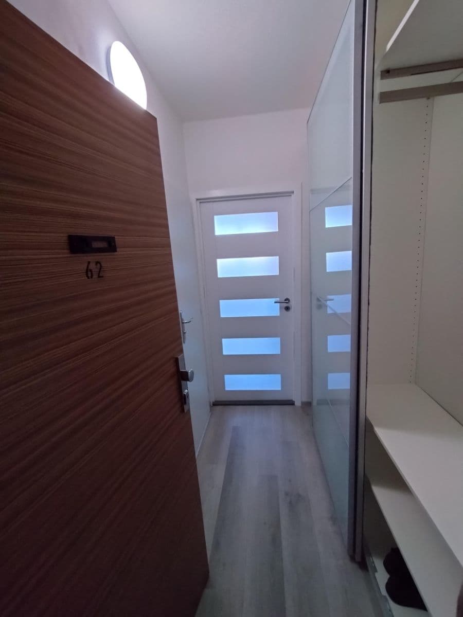 Prenájom bytu 1-izbový 30 m², Černého, Praha, Praha Prenájom bytu 1-izbový 30 m², Černého, Praha, Praha
