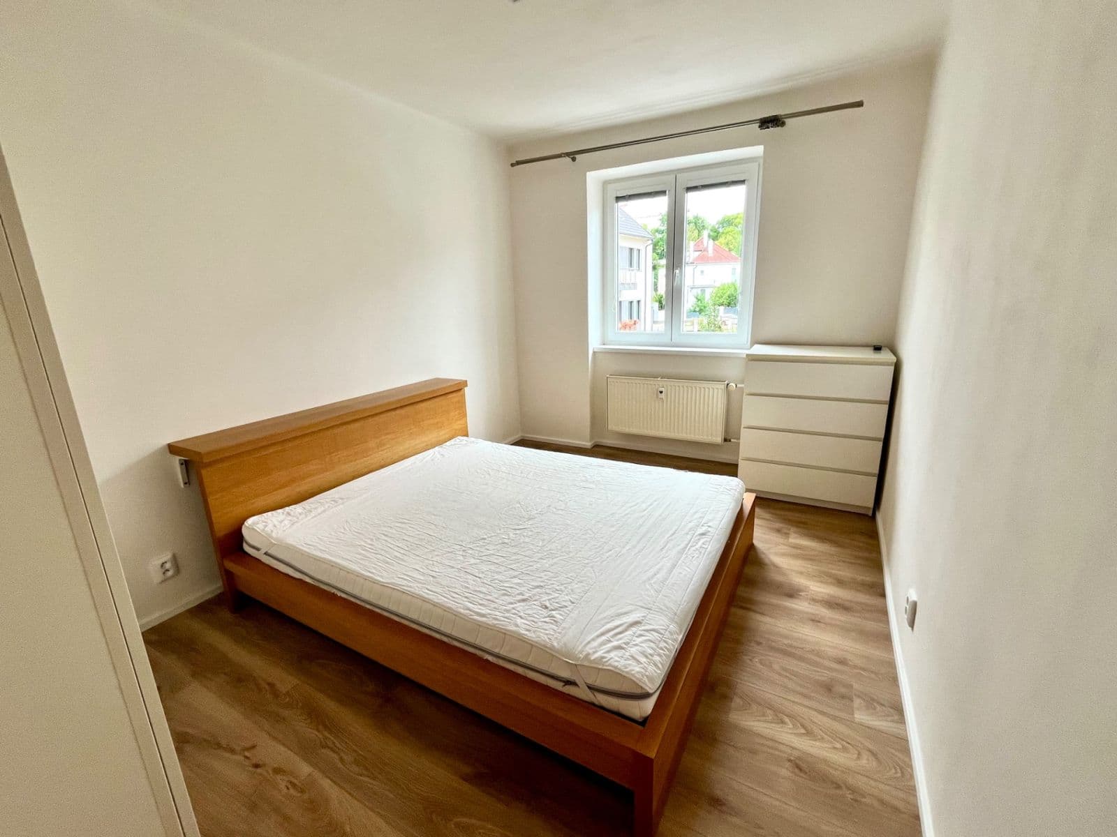 Prenájom bytu 2-izbový 56 m², Jeseniova, Praha, Praha Prenájom bytu 2-izbový 56 m², Jeseniova, Praha, Praha