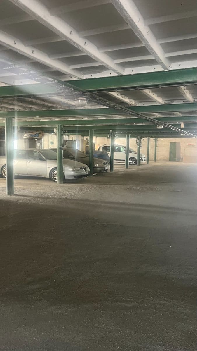 Predaj garáže 14 m², Kladno, Středočeský kraj Predaj garáže 14 m², Kladno, Středočeský kraj
