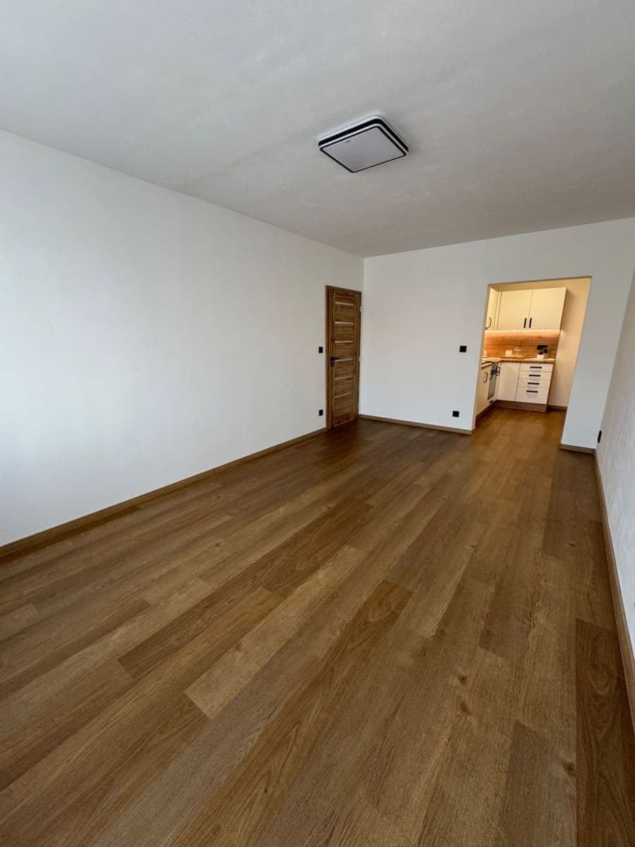 Prenájom bytu 2-izbový 49 m², Rozmarýnová, Most, Ústecký kraj Prenájom bytu 2-izbový 49 m², Rozmarýnová, Most, Ústecký kraj