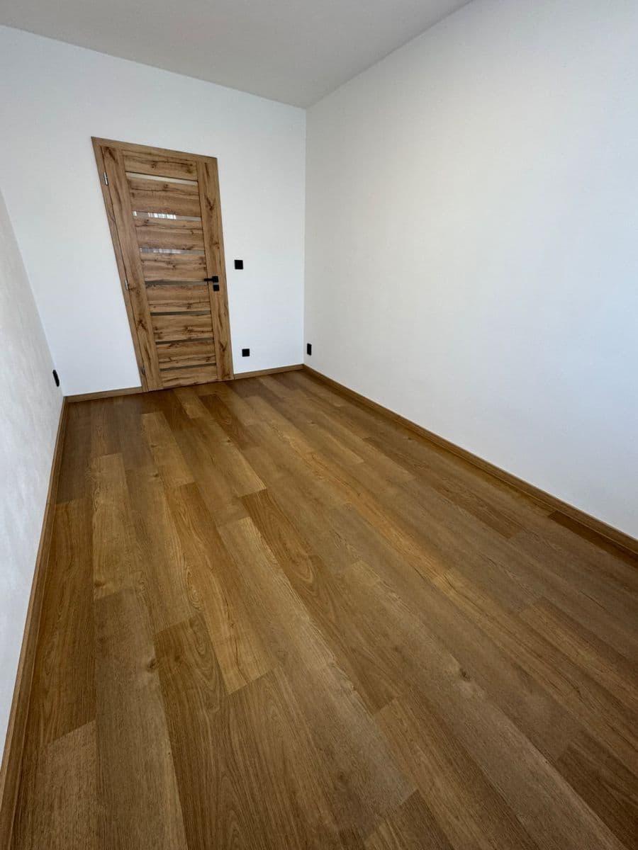 Prenájom bytu 2-izbový 49 m², Rozmarýnová, Most, Ústecký kraj Prenájom bytu 2-izbový 49 m², Rozmarýnová, Most, Ústecký kraj