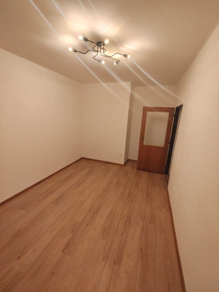 Prenájom bytu 3-izbový 60 m², Čáslavská, Chrudim, Pardubický kraj Prenájom bytu 3-izbový 60 m², Čáslavská, Chrudim, Pardubický kraj