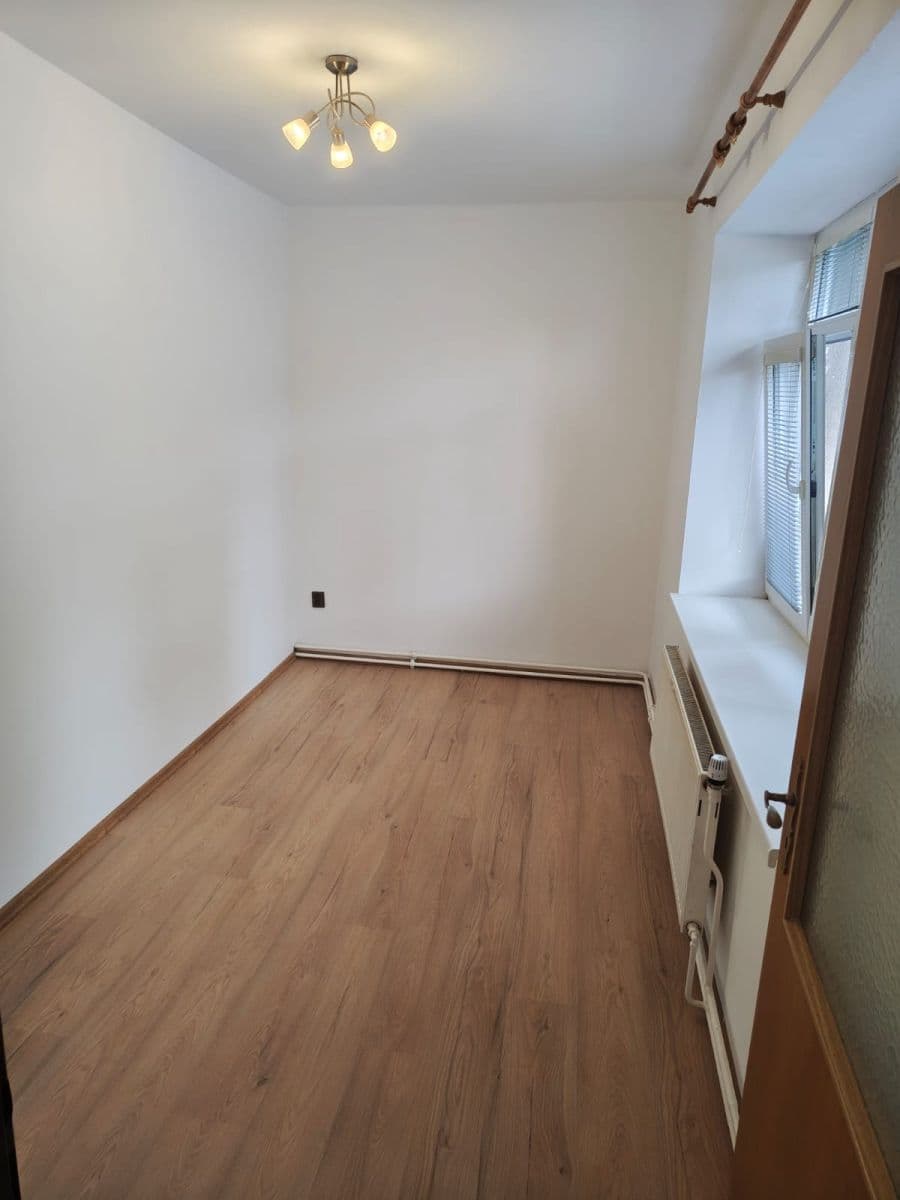 Prenájom bytu 3-izbový 60 m², Čáslavská, Chrudim, Pardubický kraj Prenájom bytu 3-izbový 60 m², Čáslavská, Chrudim, Pardubický kraj