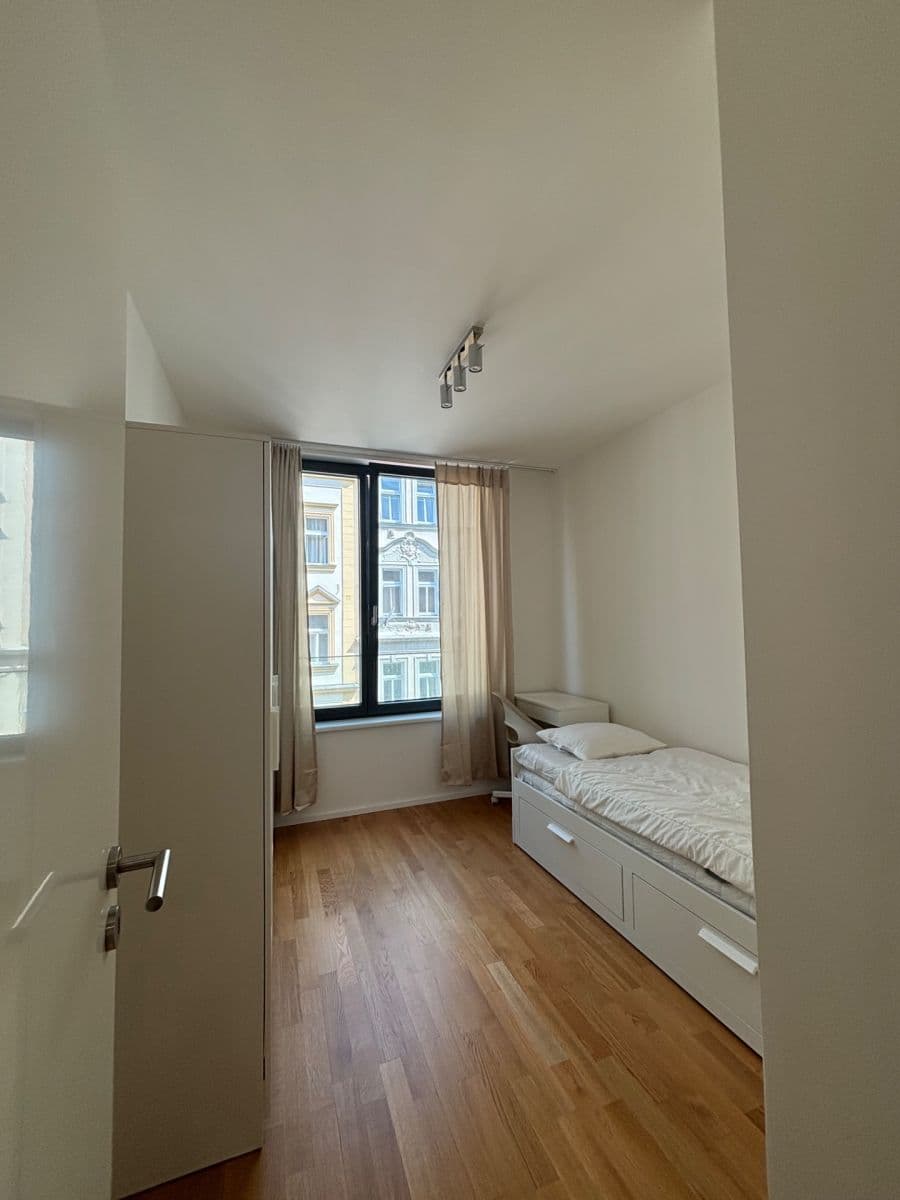 Prenájom bytu 3-izbový 71 m², Krásova, Praha, Praha Prenájom bytu 3-izbový 71 m², Krásova, Praha, Praha