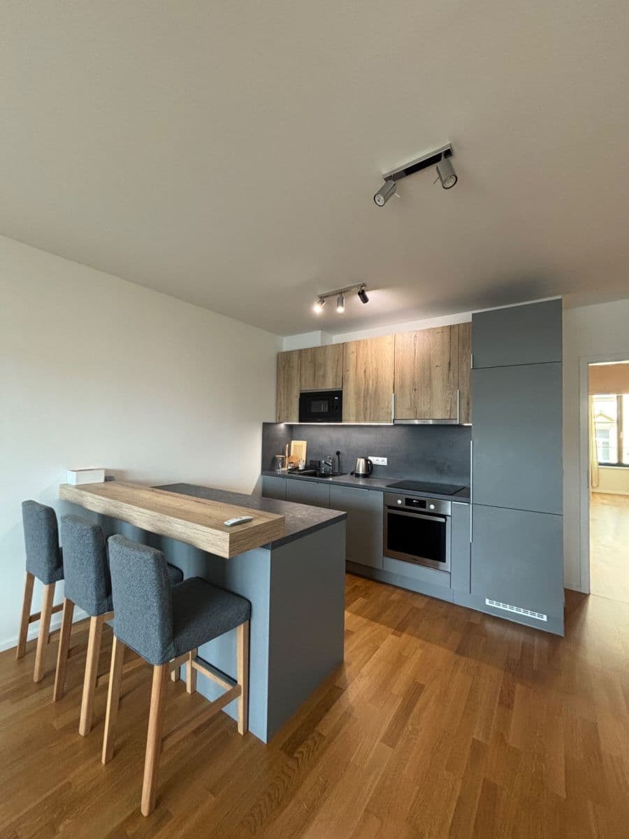 Prenájom bytu 3-izbový 71 m², Krásova, Praha, Praha Prenájom bytu 3-izbový 71 m², Krásova, Praha, Praha