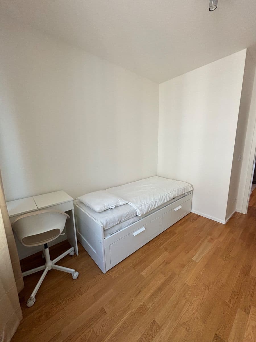 Prenájom bytu 3-izbový 71 m², Krásova, Praha, Praha Prenájom bytu 3-izbový 71 m², Krásova, Praha, Praha