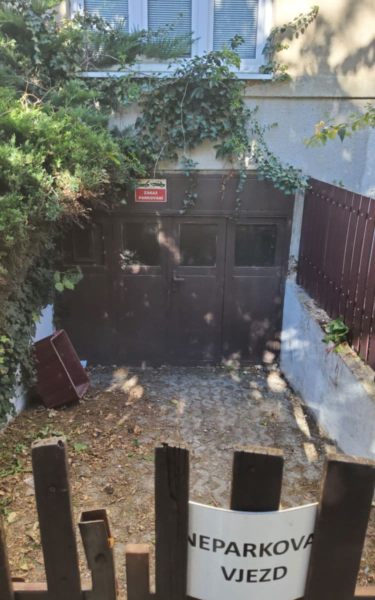 Prenájom garáže 18 m², Brno, Jihomoravský kraj Prenájom garáže 18 m², Brno, Jihomoravský kraj