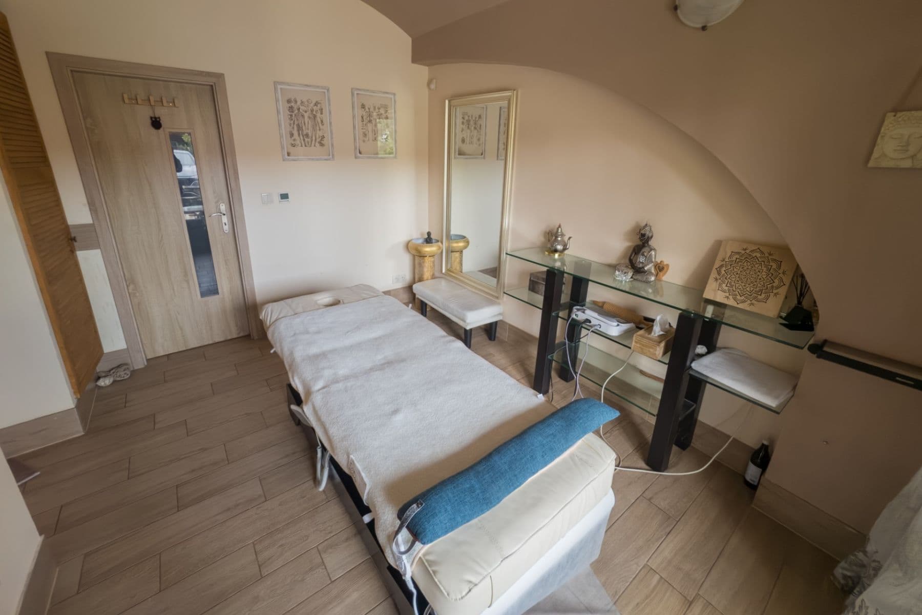 Prenájom nebytového priestoru 40 m², Ke dvoru, Černolice, Středočeský kraj Prenájom nebytového priestoru 40 m², Ke dvoru, Černolice, Středočeský kraj