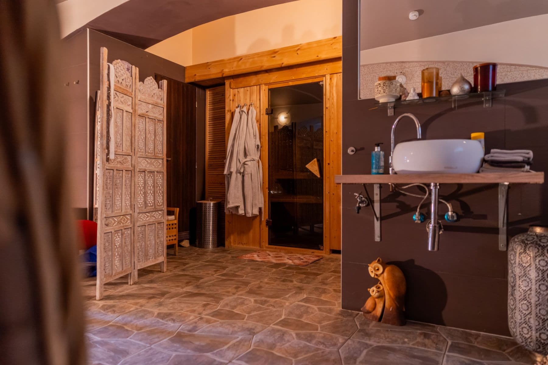 Prenájom nebytového priestoru 40 m², Ke dvoru, Černolice, Středočeský kraj Prenájom nebytového priestoru 40 m², Ke dvoru, Černolice, Středočeský kraj