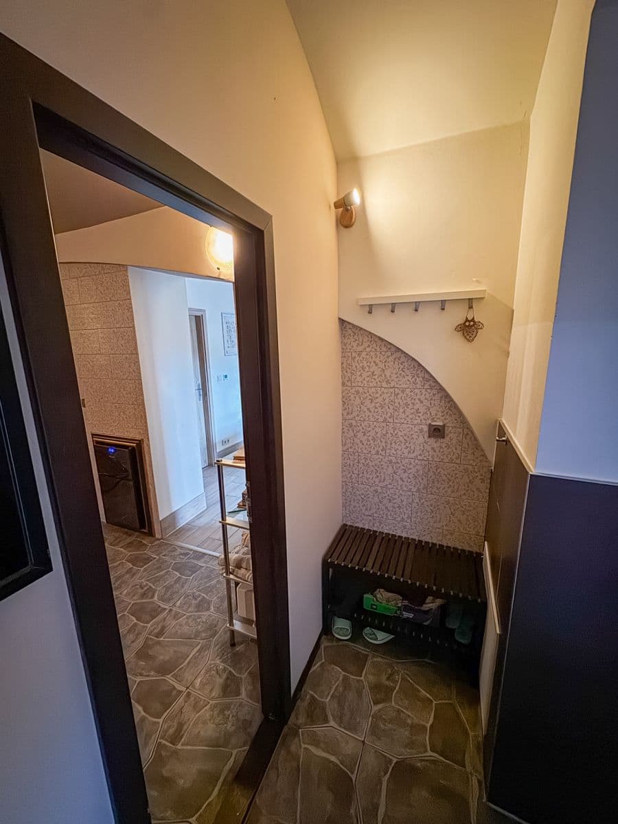 Prenájom nebytového priestoru 40 m², Ke dvoru, Černolice, Středočeský kraj Prenájom nebytového priestoru 40 m², Ke dvoru, Černolice, Středočeský kraj