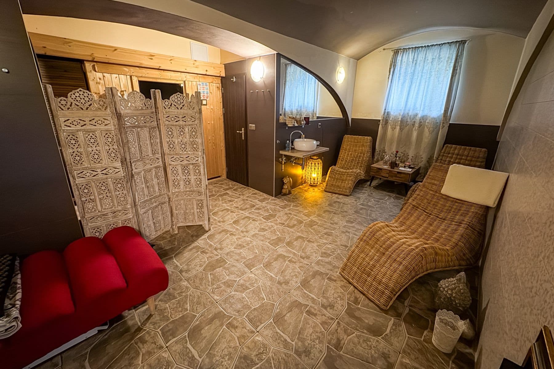Prenájom nebytového priestoru 40 m², Ke dvoru, Černolice, Středočeský kraj Prenájom nebytového priestoru 40 m², Ke dvoru, Černolice, Středočeský kraj