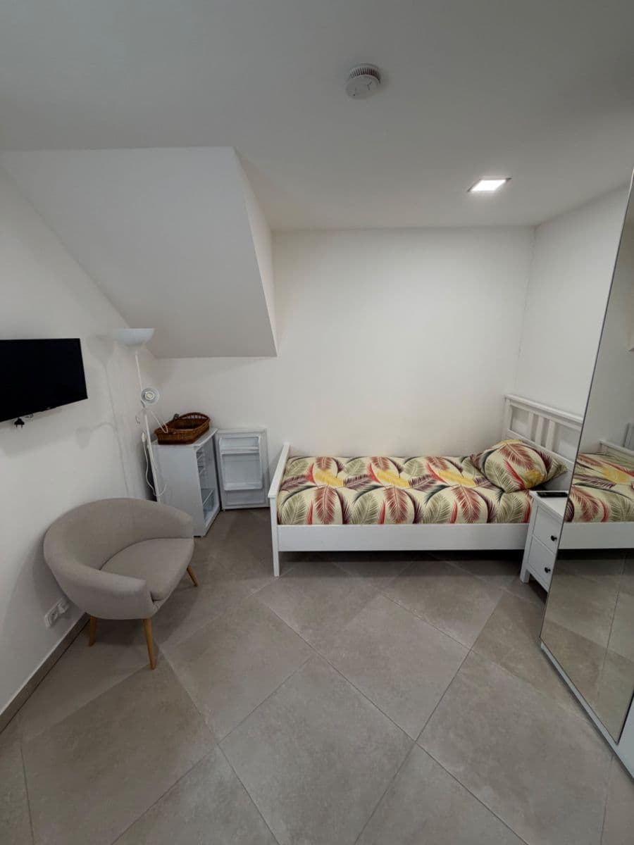 Prenájom bytu 1-izbový 22 m², Náchodská, Praha, Praha Prenájom bytu 1-izbový 22 m², Náchodská, Praha, Praha