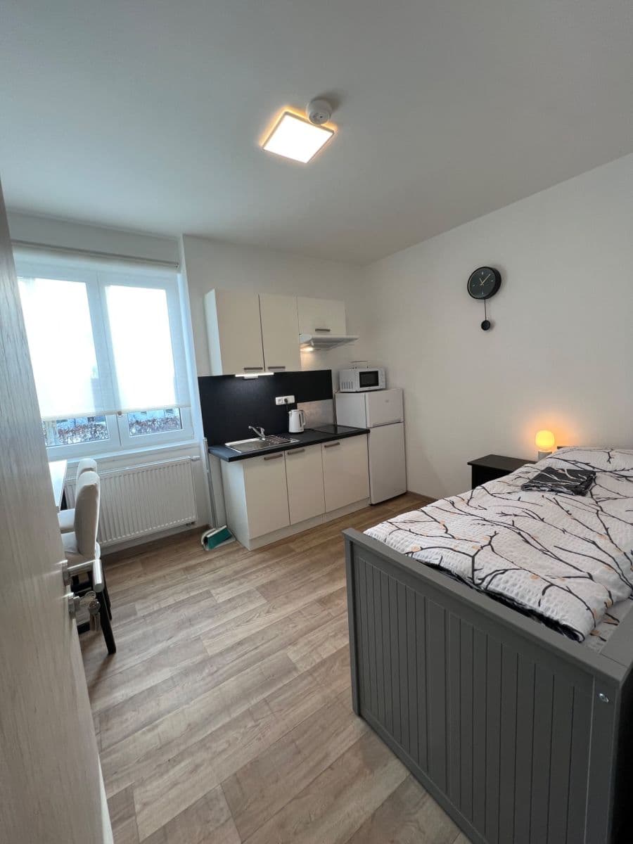 Prenájom bytu 1-izbový 40 m², Náchodská, Praha, Praha Prenájom bytu 1-izbový 40 m², Náchodská, Praha, Praha