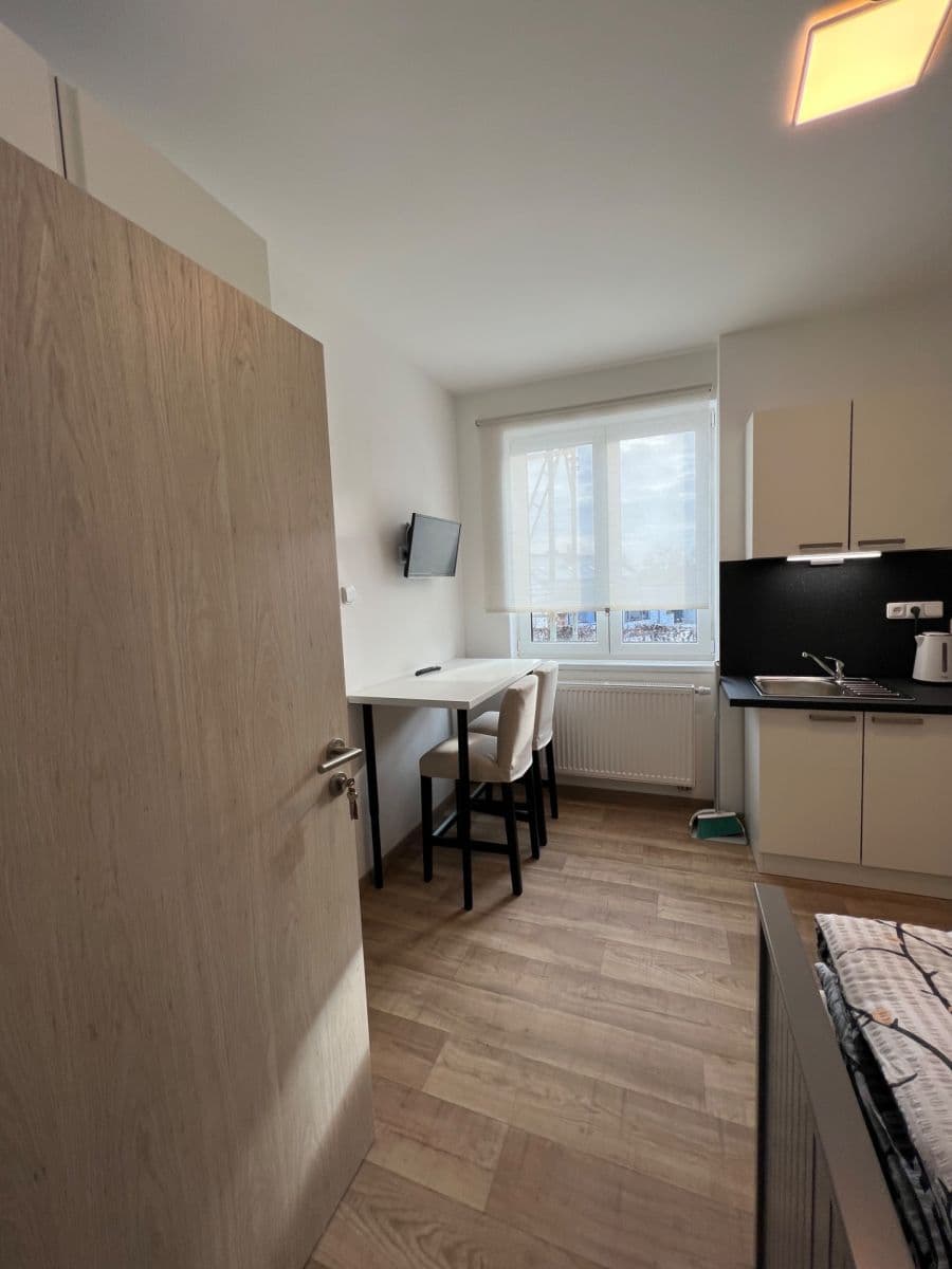Prenájom bytu 1-izbový 40 m², Náchodská, Praha, Praha Prenájom bytu 1-izbový 40 m², Náchodská, Praha, Praha
