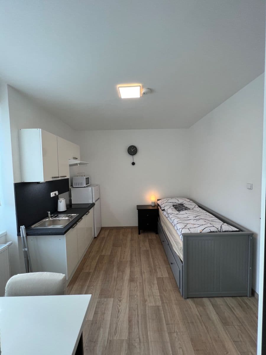 Prenájom bytu 1-izbový 40 m², Náchodská, Praha, Praha Prenájom bytu 1-izbový 40 m², Náchodská, Praha, Praha