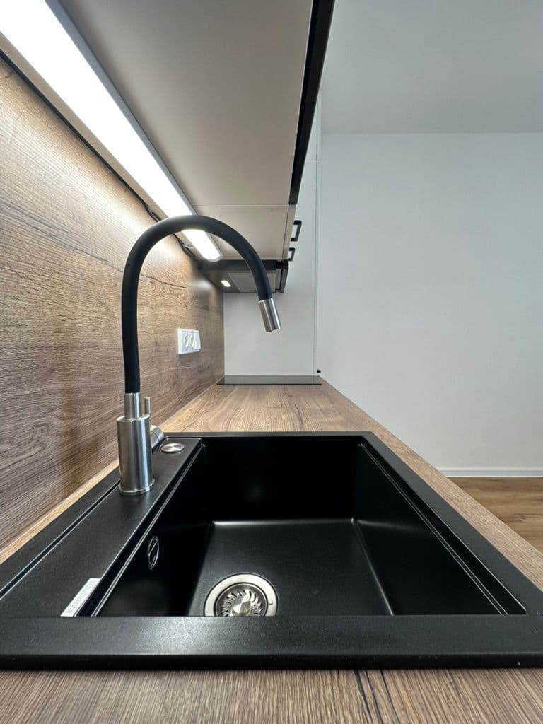 Prenájom bytu 1-izbový 20 m², Štúrova, Praha, Praha Prenájom bytu 1-izbový 20 m², Štúrova, Praha, Praha