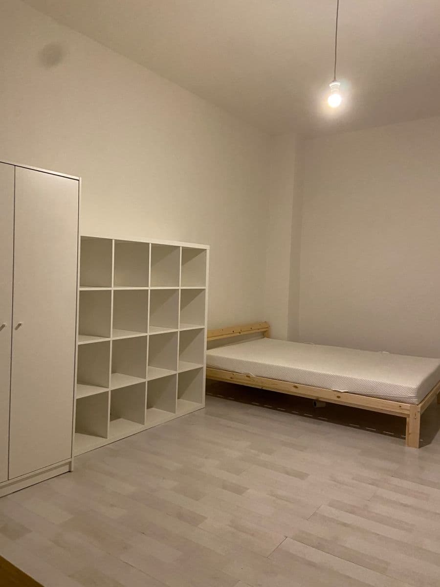Prenájom bytu 1-izbový 26 m², U Vinohradské nemocnice, Praha, Praha Prenájom bytu 1-izbový 26 m², U Vinohradské nemocnice, Praha, Praha