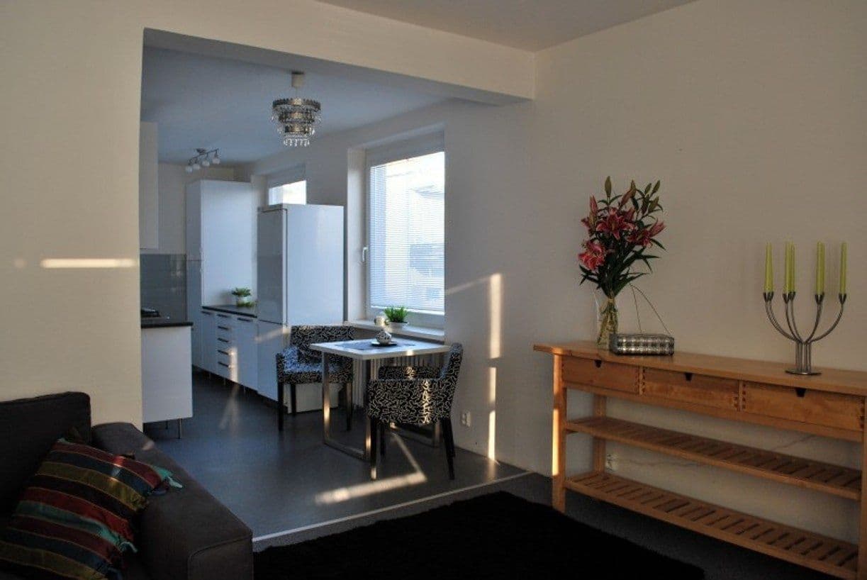 Prenájom bytu 3-izbový 77 m², Hájenská, Praha, Praha Prenájom bytu 3-izbový 77 m², Hájenská, Praha, Praha