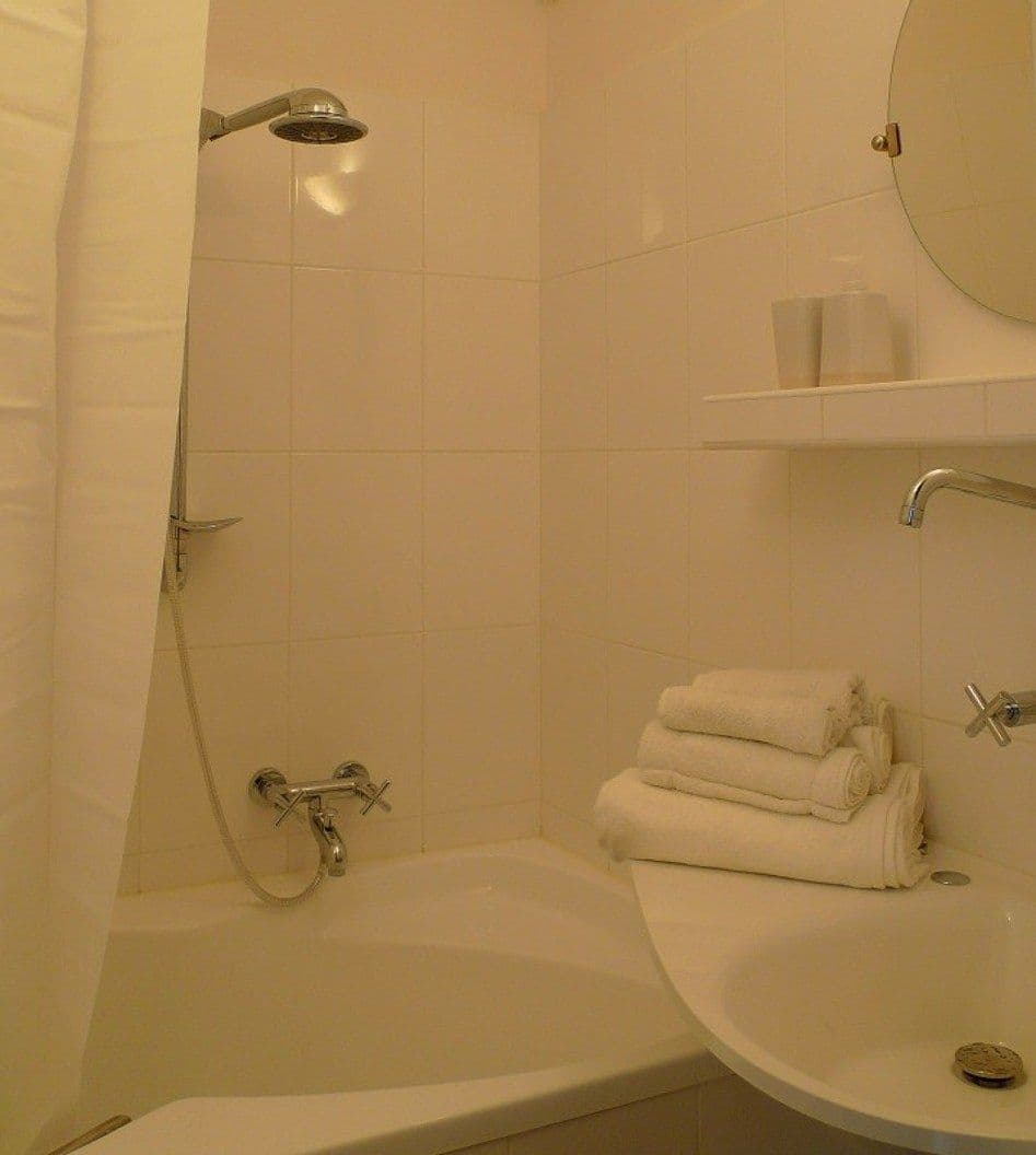 Prenájom bytu 3-izbový 77 m², Hájenská, Praha, Praha Prenájom bytu 3-izbový 77 m², Hájenská, Praha, Praha