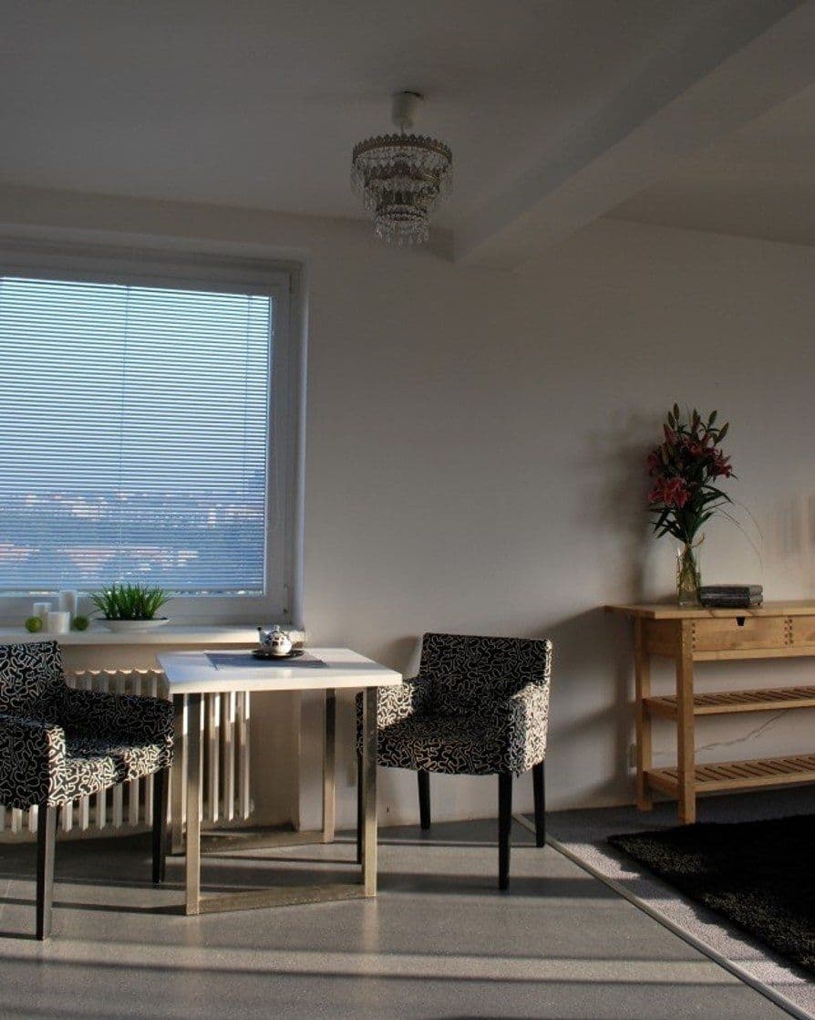 Prenájom bytu 3-izbový 77 m², Hájenská, Praha, Praha Prenájom bytu 3-izbový 77 m², Hájenská, Praha, Praha