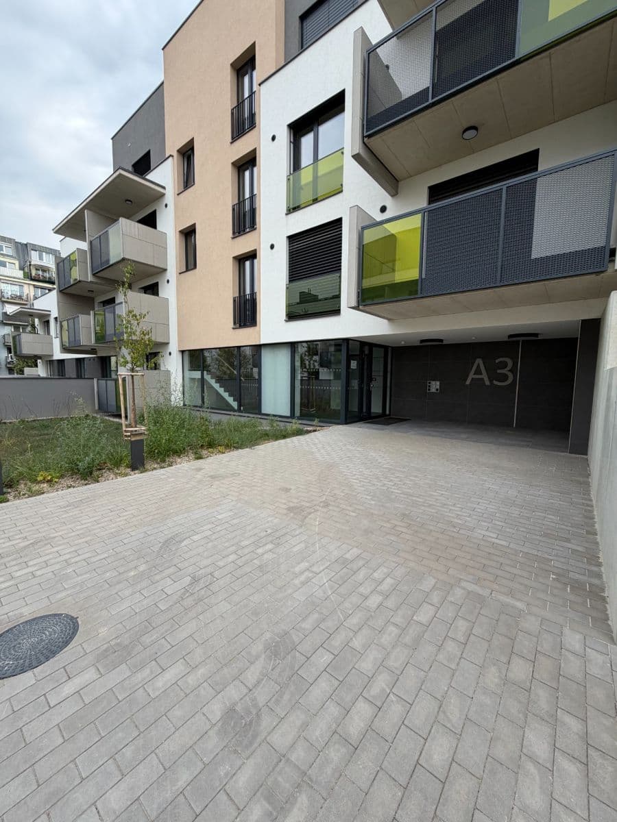 Prenájom bytu 1-izbový 28 m², Blažimská, Praha, Praha Prenájom bytu 1-izbový 28 m², Blažimská, Praha, Praha