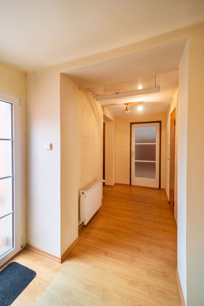 Predaj domu 90 m², pozemok 70 m², Masarykovo náměstí, Budyně nad Ohří, Ústecký kraj Predaj domu 90 m², pozemok 70 m², Masarykovo náměstí, Budyně nad Ohří, Ústecký kraj