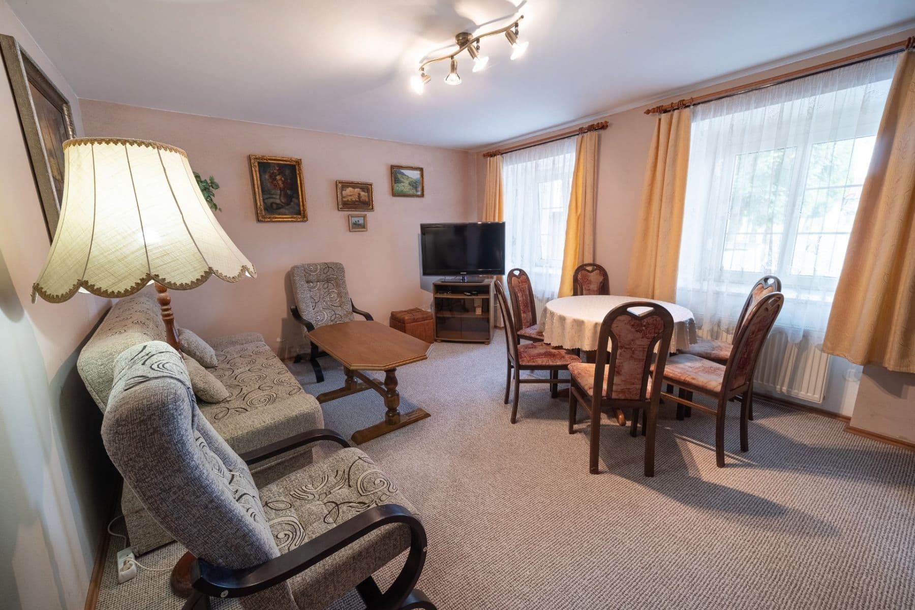 Predaj domu 90 m², pozemok 70 m², Masarykovo náměstí, Budyně nad Ohří, Ústecký kraj Predaj domu 90 m², pozemok 70 m², Masarykovo náměstí, Budyně nad Ohří, Ústecký kraj