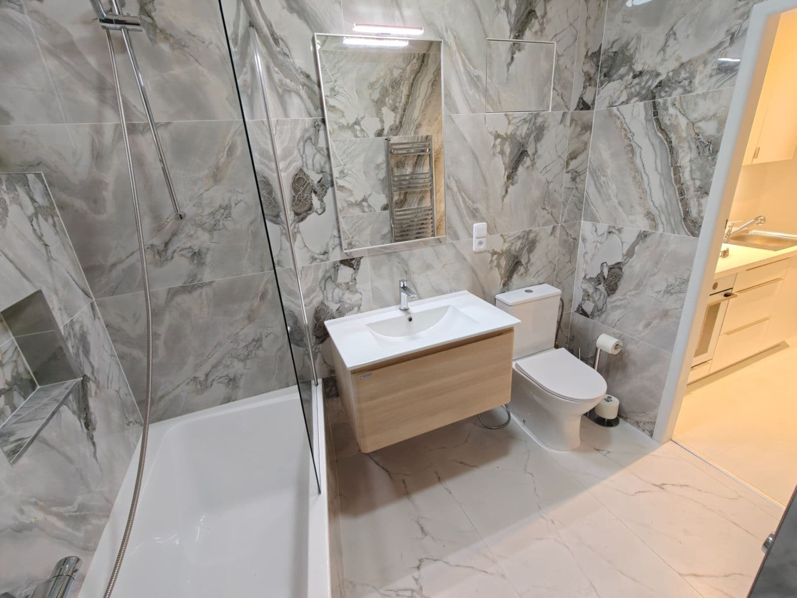 Prenájom bytu 2-izbový 42 m², Křížová, Praha, Praha Prenájom bytu 2-izbový 42 m², Křížová, Praha, Praha