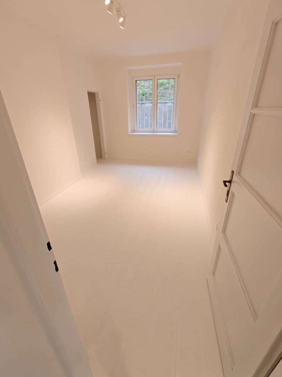 Prenájom bytu 2-izbový 42 m², Křížová, Praha, Praha Prenájom bytu 2-izbový 42 m², Křížová, Praha, Praha