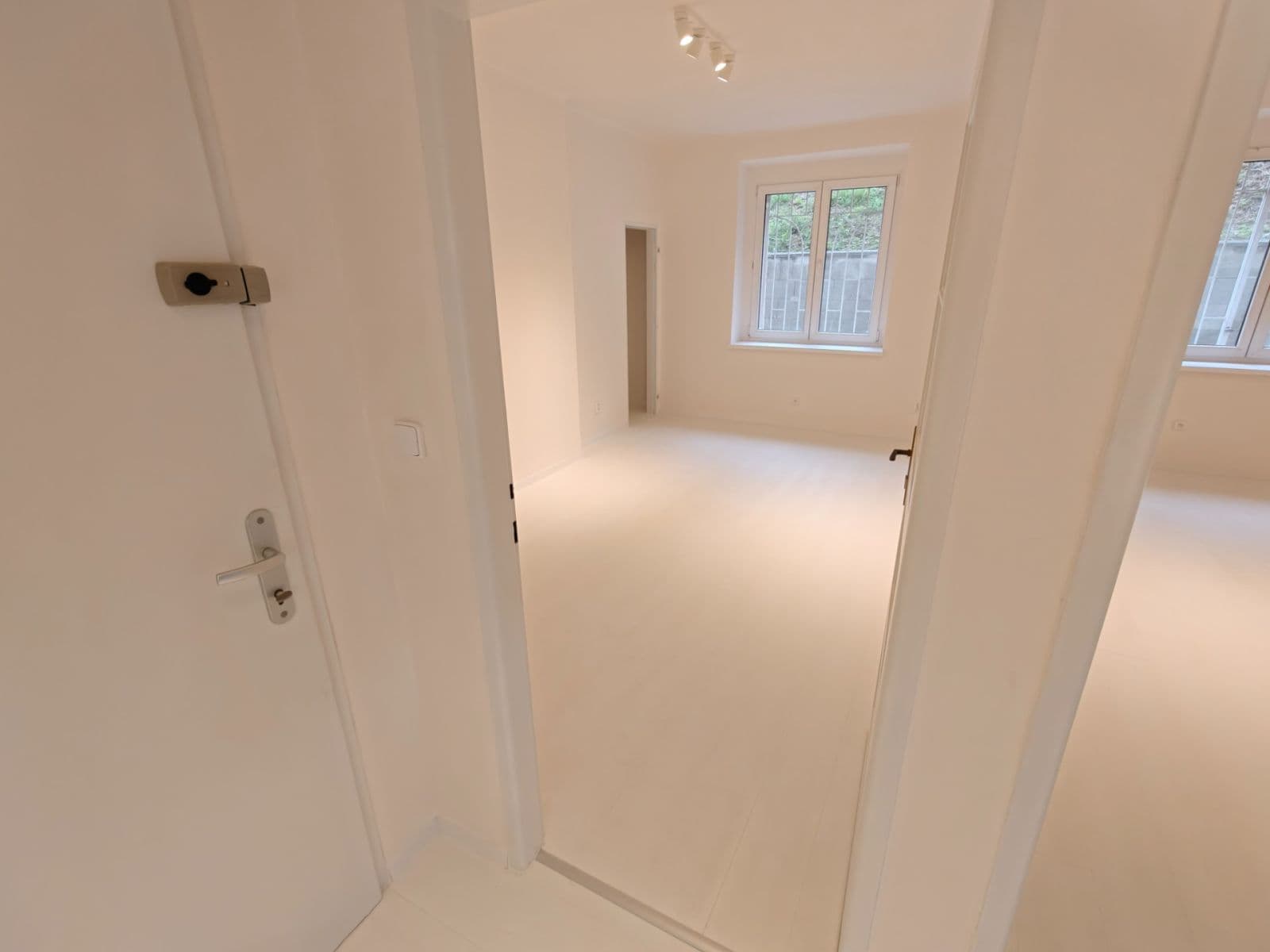 Prenájom bytu 2-izbový 42 m², Křížová, Praha, Praha Prenájom bytu 2-izbový 42 m², Křížová, Praha, Praha