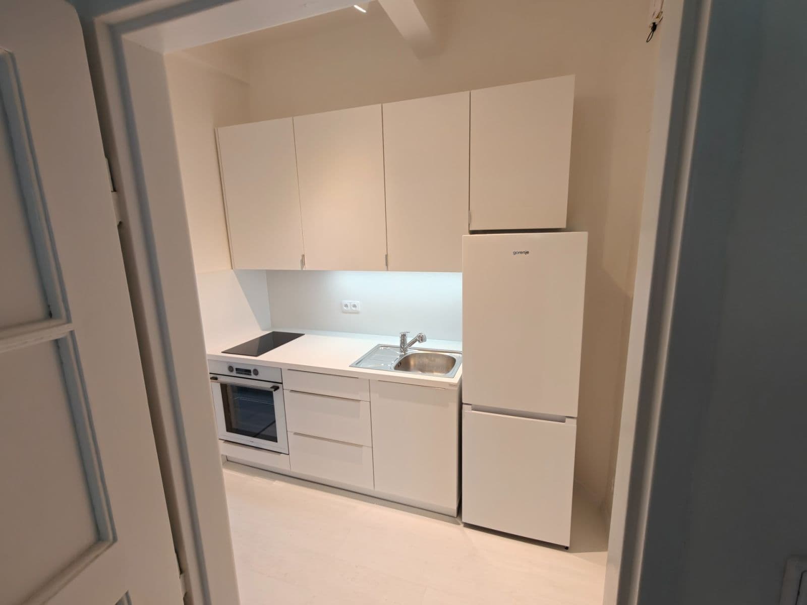 Prenájom bytu 2-izbový 42 m², Křížová, Praha, Praha Prenájom bytu 2-izbový 42 m², Křížová, Praha, Praha