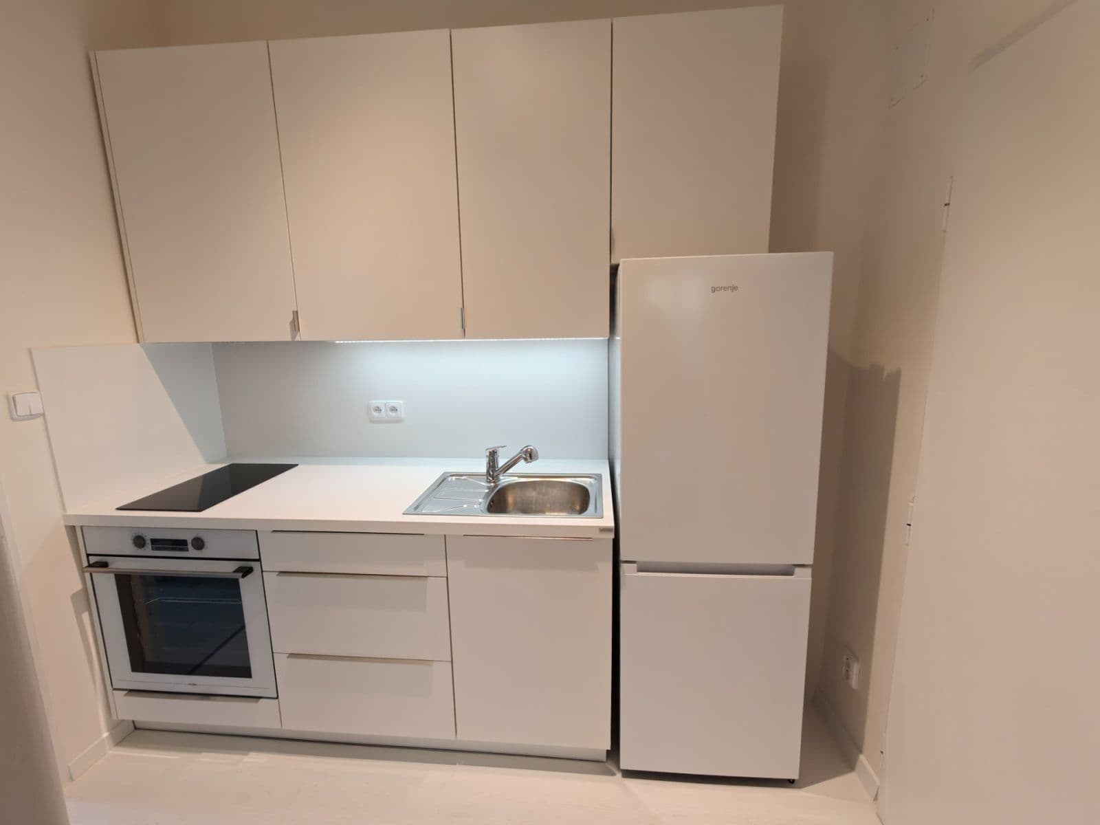 Prenájom bytu 2-izbový 42 m², Křížová, Praha, Praha Prenájom bytu 2-izbový 42 m², Křížová, Praha, Praha
