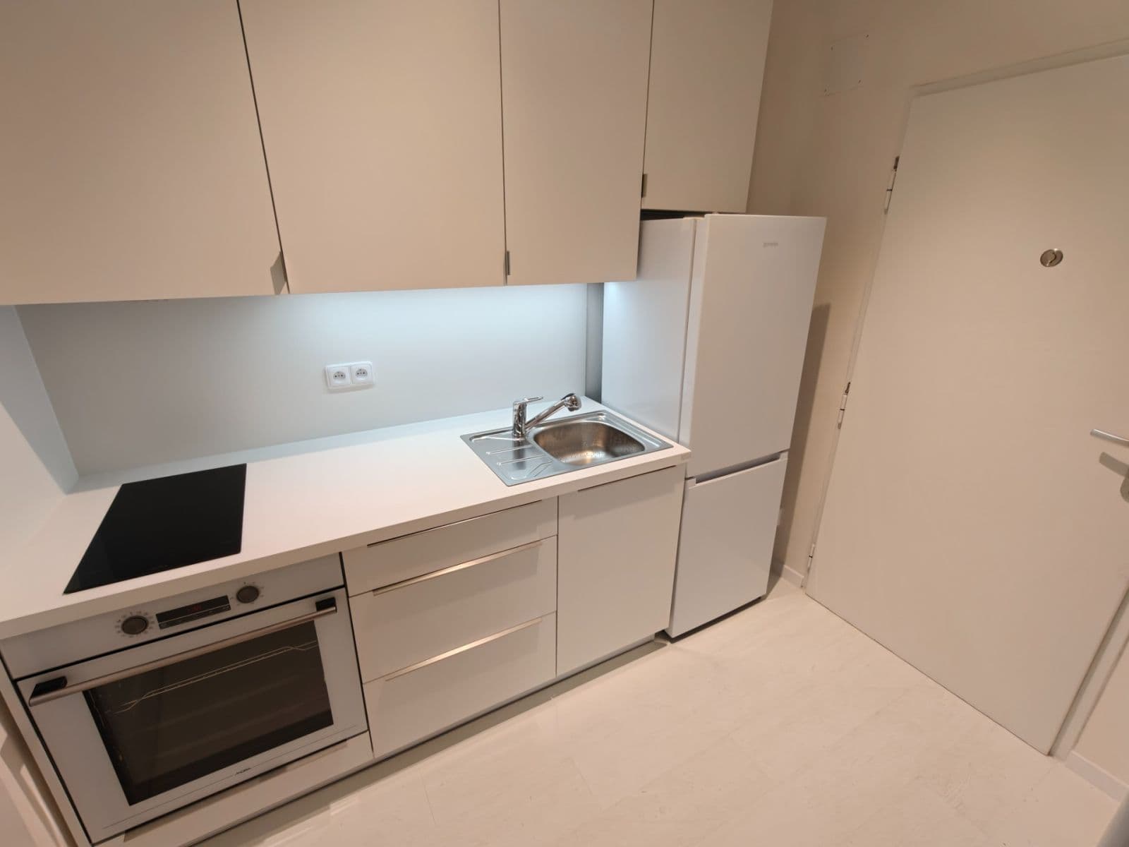 Prenájom bytu 2-izbový 42 m², Křížová, Praha, Praha Prenájom bytu 2-izbový 42 m², Křížová, Praha, Praha