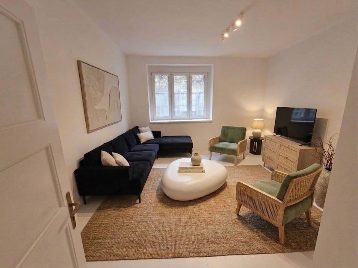Prenájom bytu 2-izbový 42 m², Křížová, Praha, Praha Prenájom bytu 2-izbový 42 m², Křížová, Praha, Praha