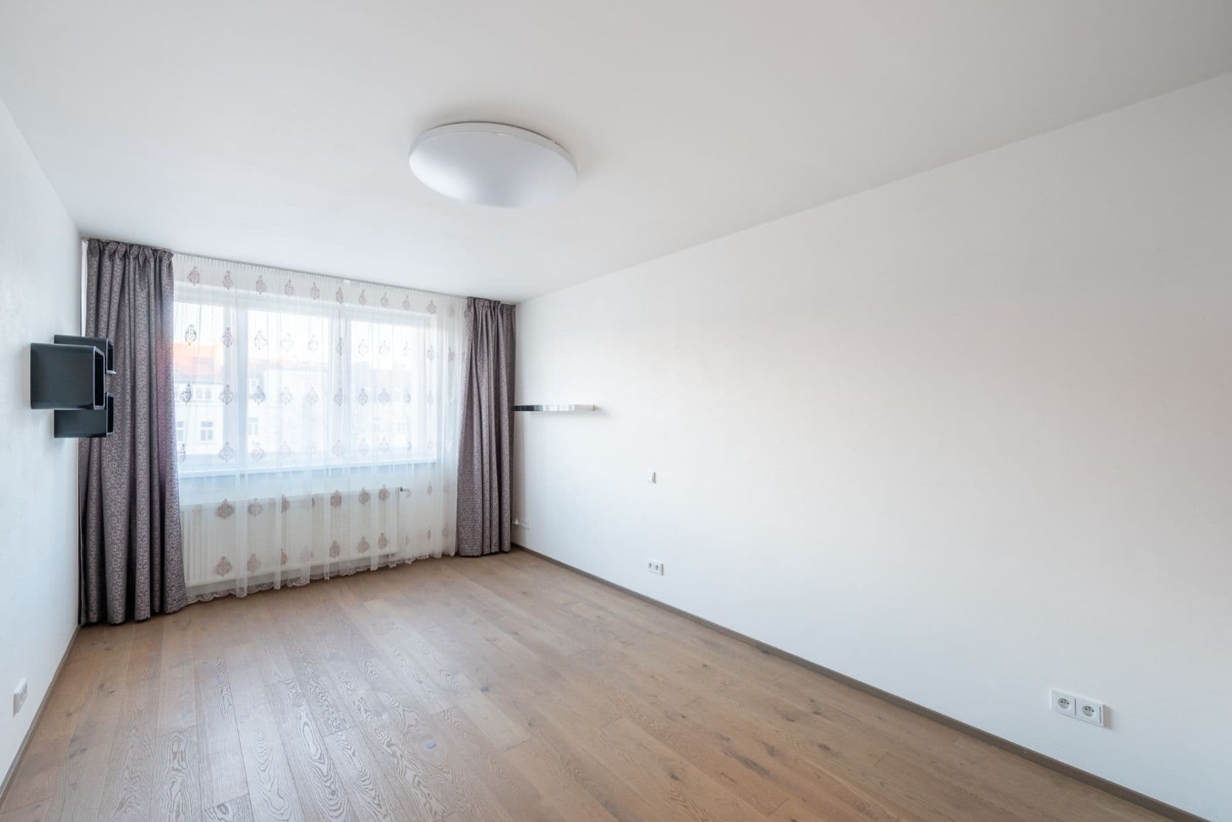 Prenájom bytu 2-izbový 75 m², Řipská, Praha, Praha Prenájom bytu 2-izbový 75 m², Řipská, Praha, Praha