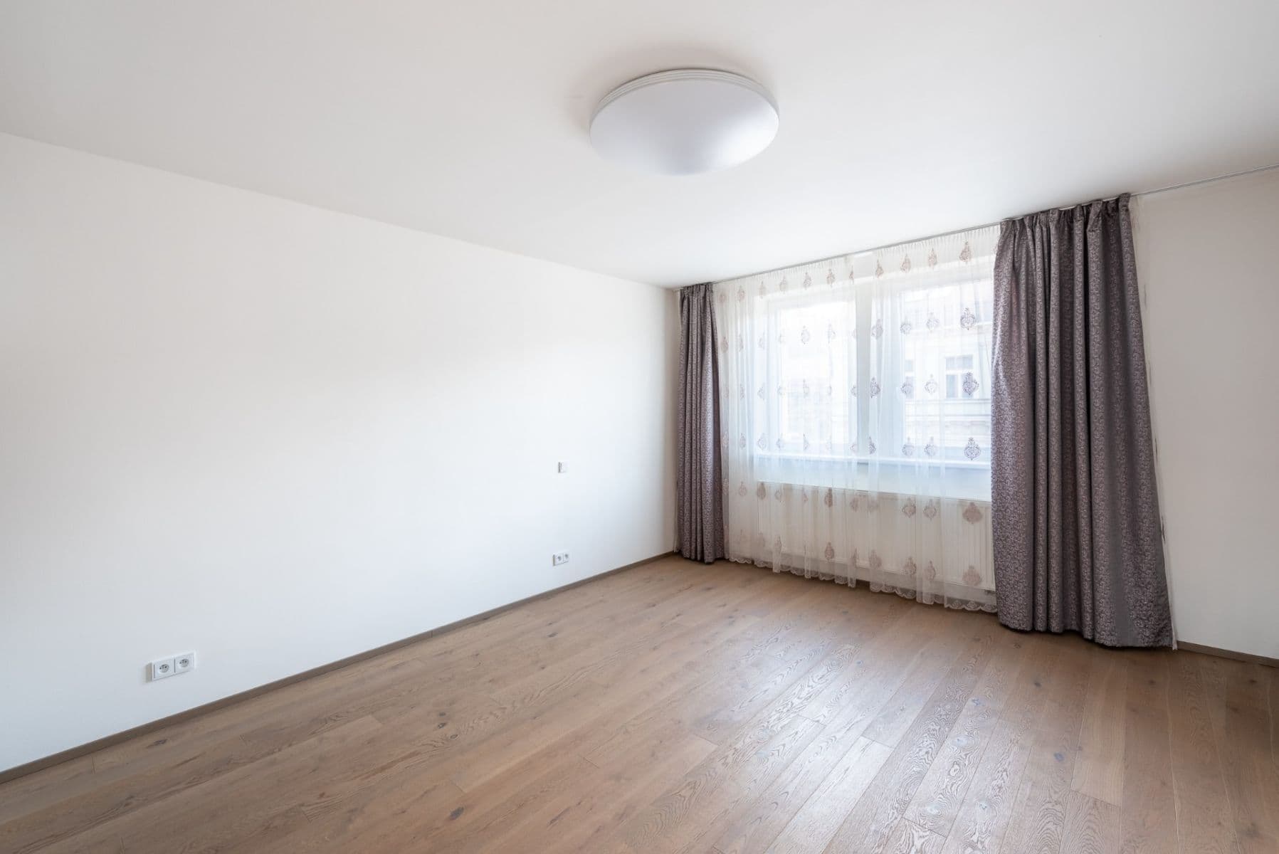 Prenájom bytu 2-izbový 75 m², Řipská, Praha, Praha Prenájom bytu 2-izbový 75 m², Řipská, Praha, Praha