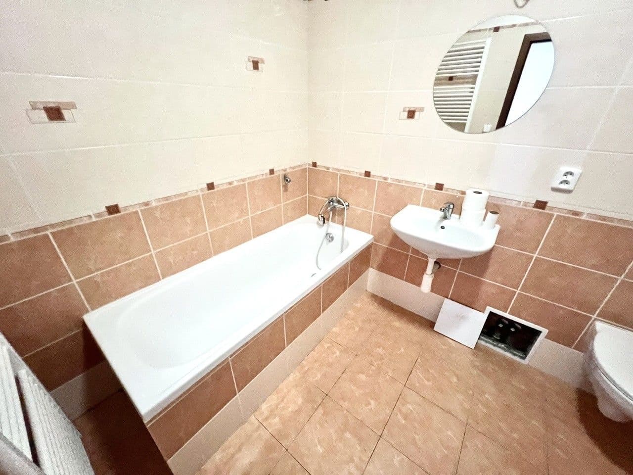 Prenájom bytu 3-izbový 65 m², Revoluční, Plzeň, Plzeňský kraj Prenájom bytu 3-izbový 65 m², Revoluční, Plzeň, Plzeňský kraj