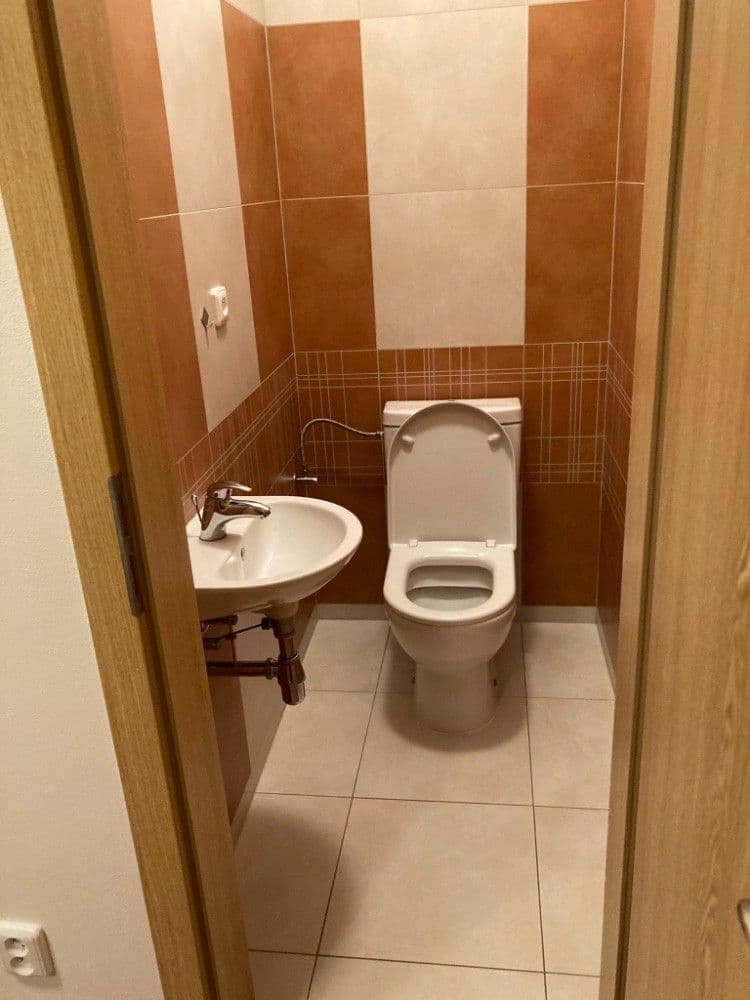 Prenájom bytu 1-izbový 42 m², U Jezerky, Praha, Praha Prenájom bytu 1-izbový 42 m², U Jezerky, Praha, Praha