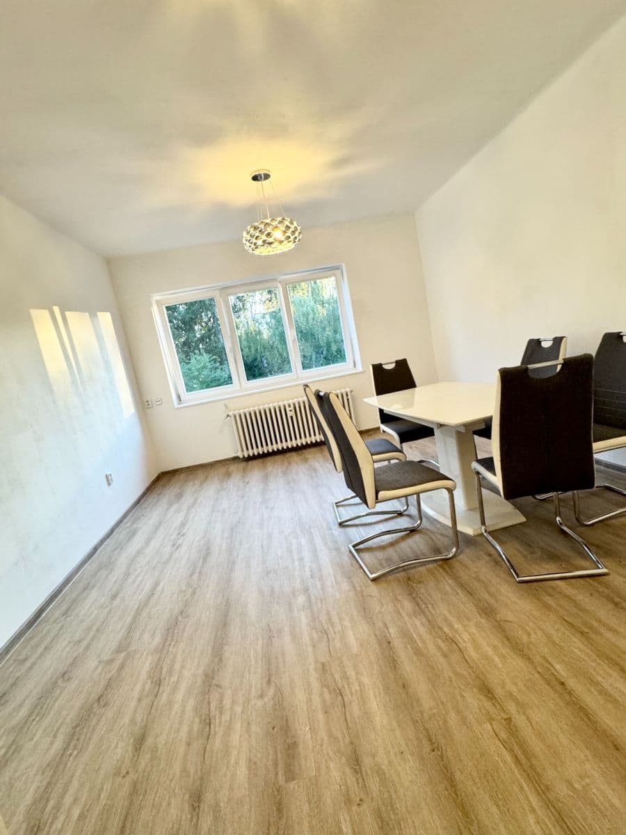 Prenájom bytu 4-izbový 80 m², Obora, Vlašim, Středočeský kraj Prenájom bytu 4-izbový 80 m², Obora, Vlašim, Středočeský kraj