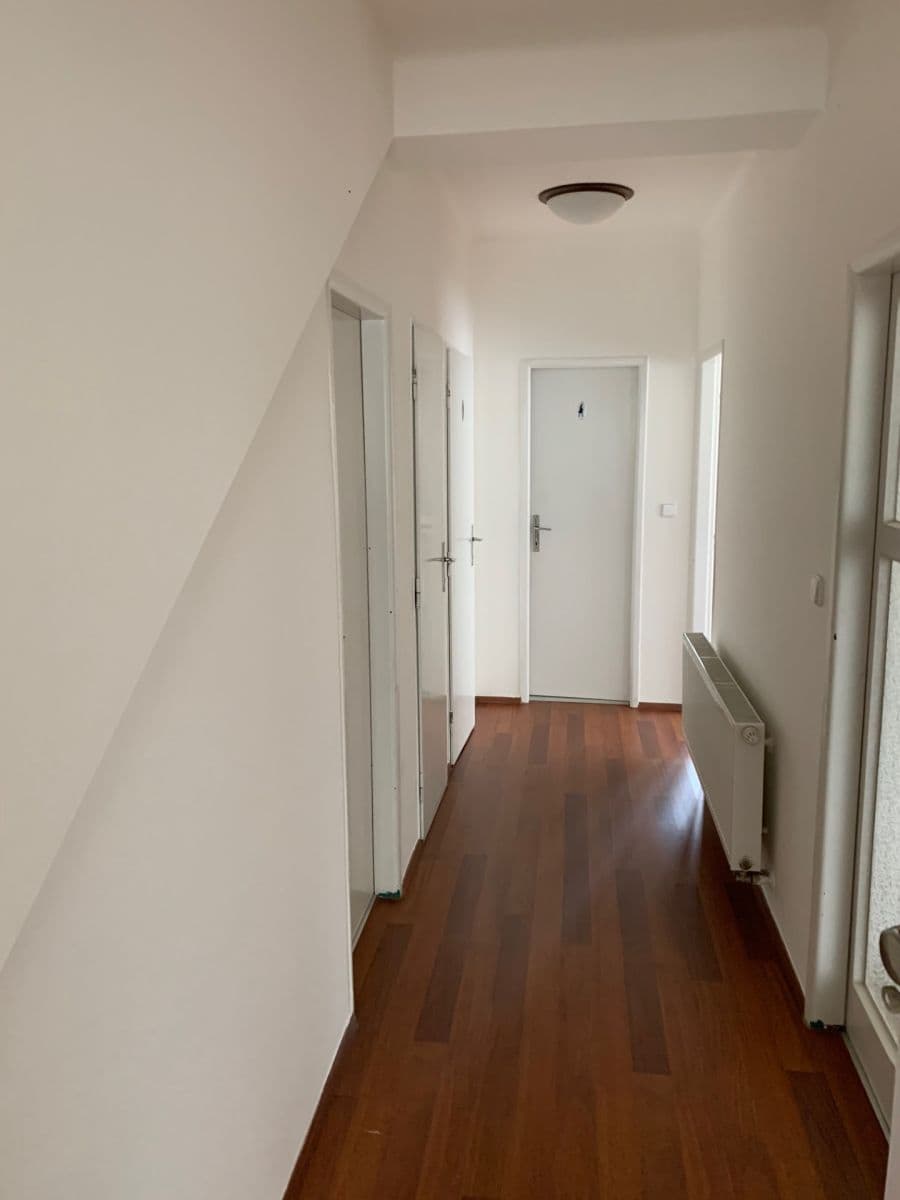 Prenájom bytu 2-izbový 80 m², Jeremiášova, Praha, Praha Prenájom bytu 2-izbový 80 m², Jeremiášova, Praha, Praha