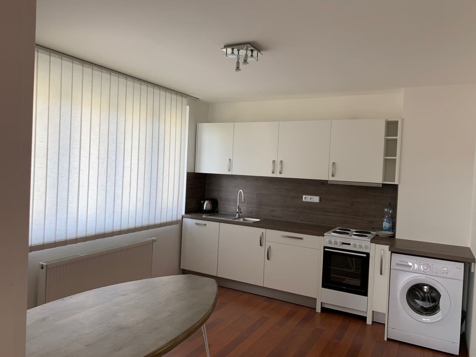 Prenájom bytu 2-izbový 80 m², Jeremiášova, Praha, Praha Prenájom bytu 2-izbový 80 m², Jeremiášova, Praha, Praha