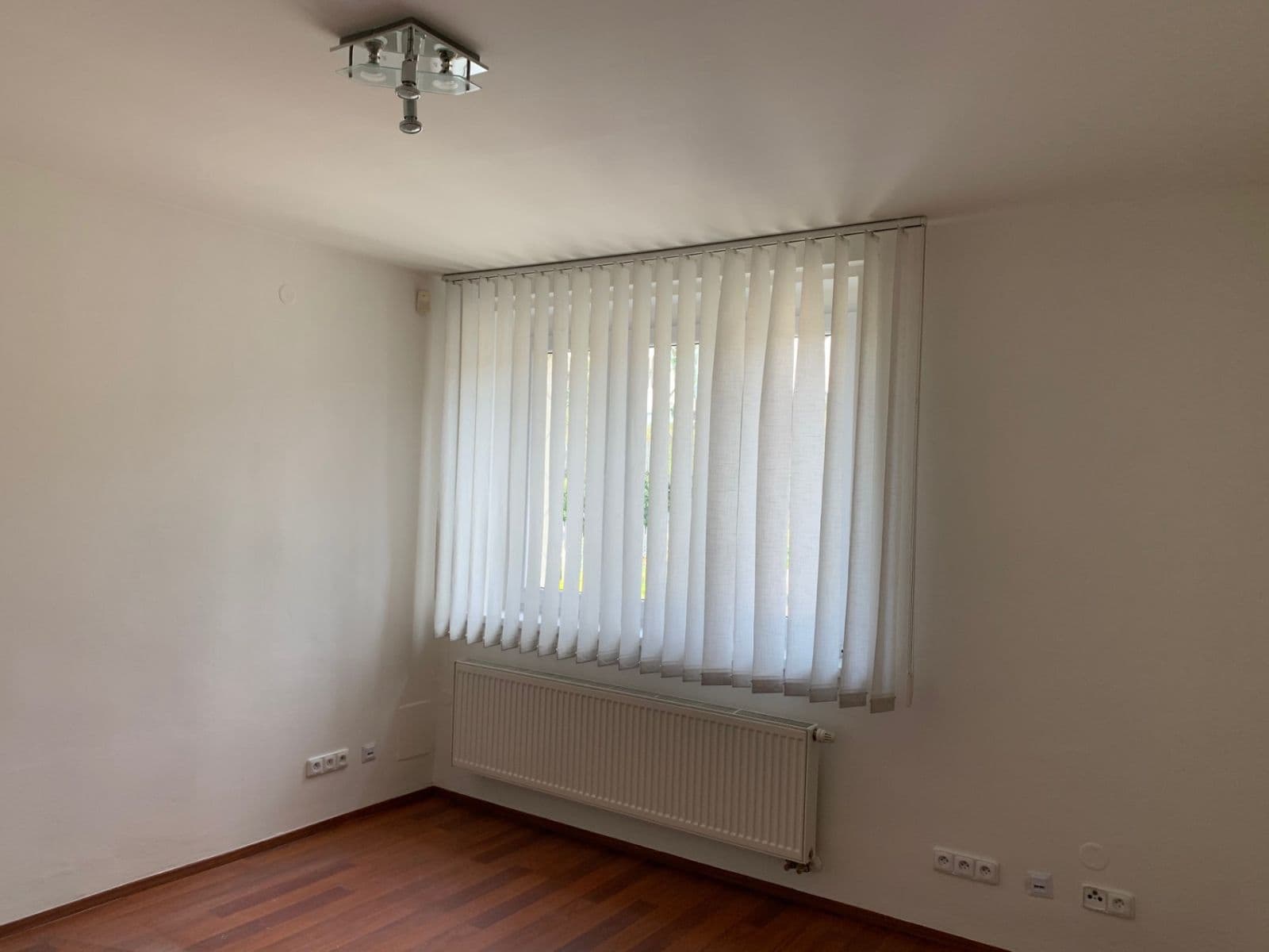 Prenájom bytu 2-izbový 80 m², Jeremiášova, Praha, Praha Prenájom bytu 2-izbový 80 m², Jeremiášova, Praha, Praha