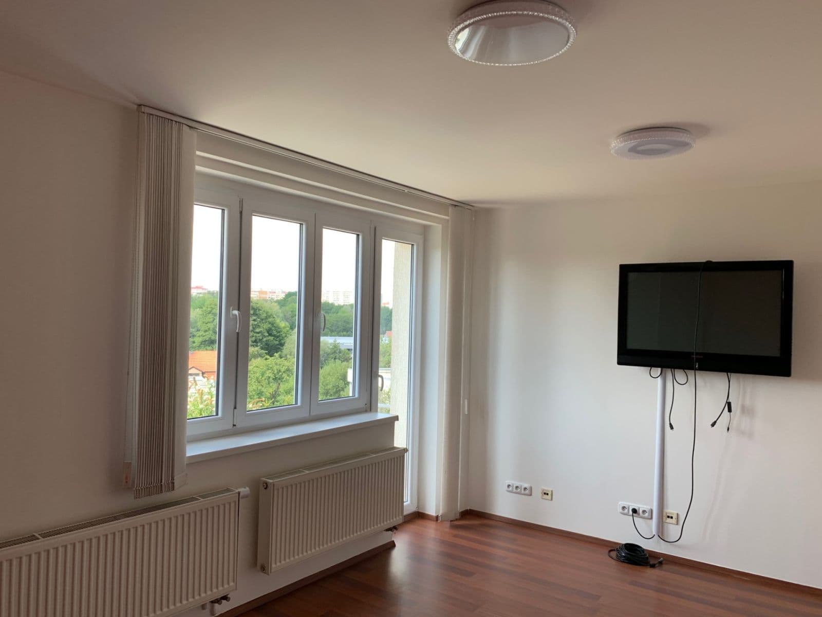 Prenájom bytu 2-izbový 80 m², Jeremiášova, Praha, Praha Prenájom bytu 2-izbový 80 m², Jeremiášova, Praha, Praha